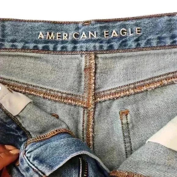 American Eagle Womens Medium Wash High Rise Mom Short 8 - Picture 6 of 10